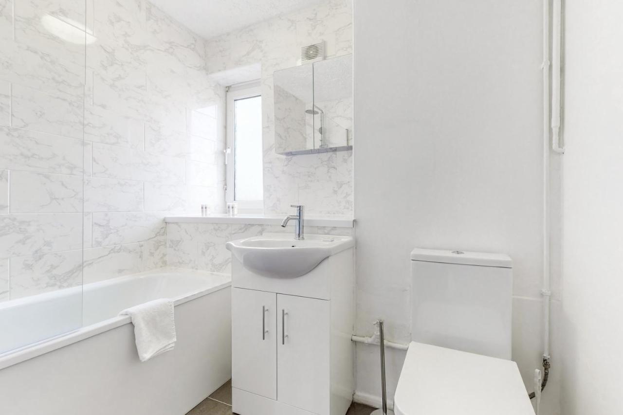 Apartment Near To Tower Bridge With Free Parking & View Of The Shard Лондон Екстериор снимка